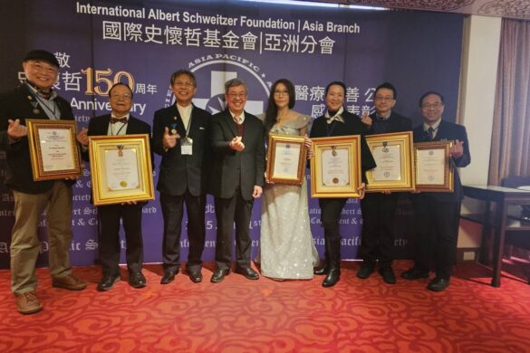 在2025年1月14日即將迎來史懷哲醫師150周年誕辰之際，台北圓山飯店國宴廳於元旦舉辦了主題為《致敬史懷哲150周年·Taiwan is Helping》的醫療慈善感恩餐會。本次活動由奧地利國際史懷哲基金會亞太分會與大中華史懷哲協會共同主辦，旨在緬懷史懷哲博士對醫療與慈善的卓越貢獻，表彰當代傑出人士，並展望以「尊重生命」精神推動未來更美好的醫療慈善合作。